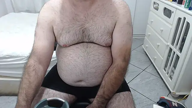 Snapshot of MysterBearMG chatting on 10/25/25, 12:10 MysterBearMG online show from 10/25/25, 12:10