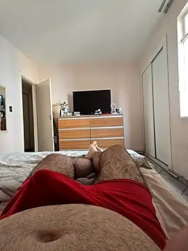 Snapshot of MysterBearMG chatting on 10/08/25, 11:12 MysterBearMG online show from 10/08/25, 11:12