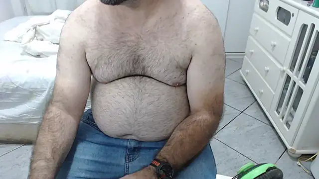 Snapshot of MysterBearMG chatting on 10/30/25, 09:33 MysterBearMG online show from 10/30/25, 09:33