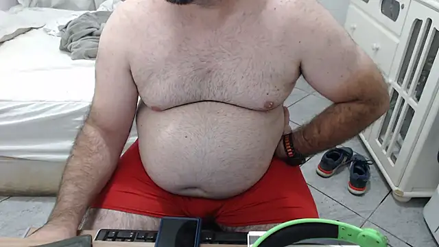 Snapshot of MysterBearMG chatting on 10/07/25, 11:06 MysterBearMG online show from 10/07/25, 11:06