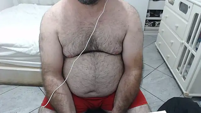 Snapshot of MysterBearMG chatting on 11/16/25, 11:19 MysterBearMG online show from 11/16/25, 11:19