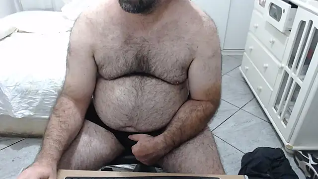 Snapshot of MysterBearMG chatting on 12/04/25, 03:16 MysterBearMG online show from 12/04/25, 03:16