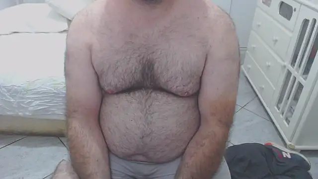 Snapshot of MysterBearMG chatting on 12/01/25, 12:22 MysterBearMG online show from 12/01/25, 12:22