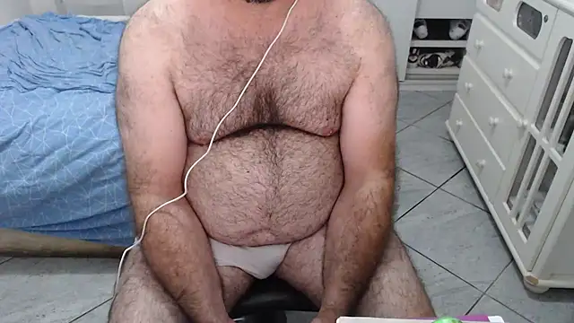 Snapshot of MysterBearMG chatting on 12/17/25, 12:59 MysterBearMG online show from 12/17/25, 12:59