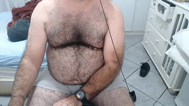 Snapshot of MysterBearMG chatting on 07/04/26, 03:46 MysterBearMG online show from 07/04/26, 03:46