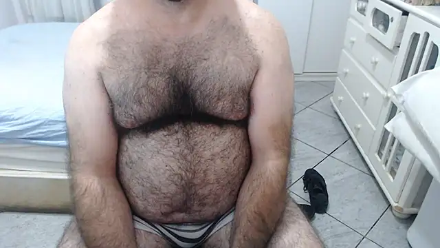 Snapshot of MysterBearMG chatting on 07/05/26, 11:55 MysterBearMG online show from 07/05/26, 11:55