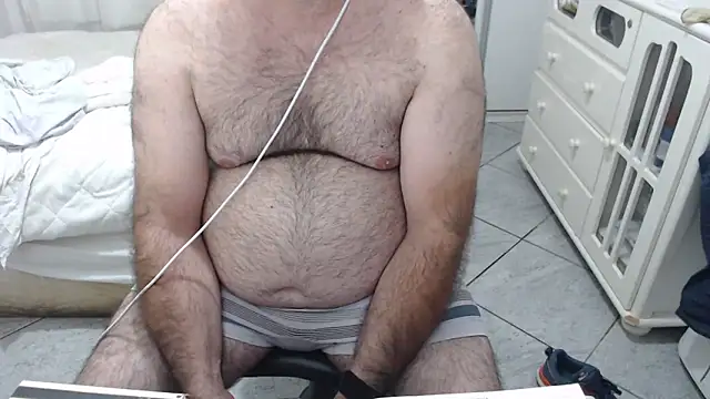 Snapshot of MysterBearMG chatting on 11/13/25, 11:52 MysterBearMG online show from 11/13/25, 11:52