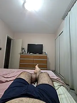 Snapshot of MysterBearMG chatting on 11/19/25, 01:16 MysterBearMG online show from 11/19/25, 01:16