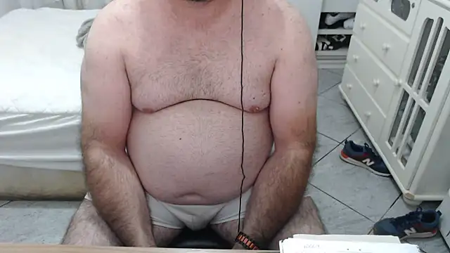 Snapshot of MysterBearMG chatting on 10/05/25, 12:34 MysterBearMG online show from 10/05/25, 12:34