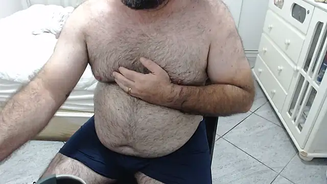 Snapshot of MysterBearMG chatting on 11/20/25, 05:41 MysterBearMG online show from 11/20/25, 05:41