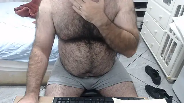 Snapshot of MysterBearMG chatting on 06/17/26, 01:16 MysterBearMG online show from 06/17/26, 01:16