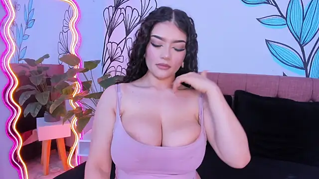 Snapshot of Sweet_Ariadna_ chatting on 03/16/25, 12:11 Sweet Ariadna online show from 03/16/25, 12:11