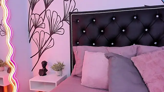 Snapshot of Sweet_Ariadna_ chatting on 07/12/26, 12:17 Sweet Ariadna online show from 07/12/26, 12:17