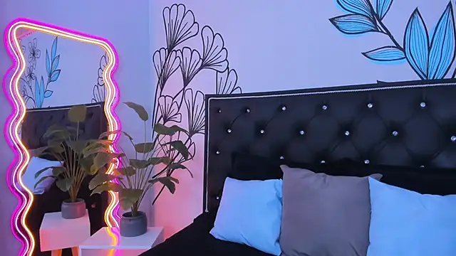 Snapshot of Sweet_Ariadna_ chatting on 09/11/25, 12:05 Sweet Ariadna online show from 09/11/25, 12:05