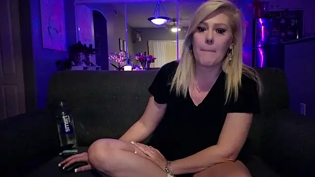 Lexi Shocker online show from 11/06/25, 04:05