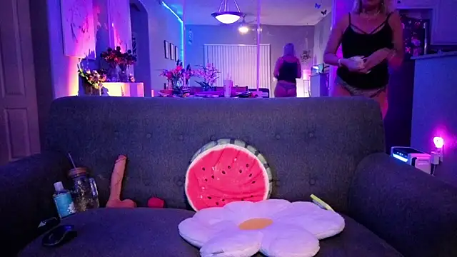 Snapshot of Lexi_Shocker chatting on 04/08/26, 08:27 Lexi Shocker online show from 04/08/26, 08:27