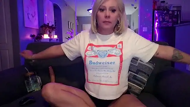 Snapshot of Lexi_Shocker chatting on 02/06/26, 06:42 Lexi Shocker online show from 02/06/26, 06:42