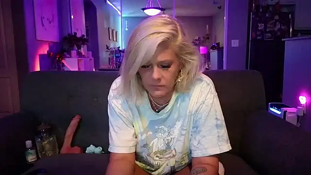 Snapshot of Lexi_Shocker chatting on 03/13/26, 04:06 Lexi Shocker online show from 03/13/26, 04:06