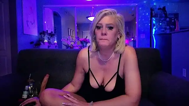 Snapshot of Lexi_Shocker chatting on 02/20/26, 06:19 Lexi Shocker online show from 02/20/26, 06:19