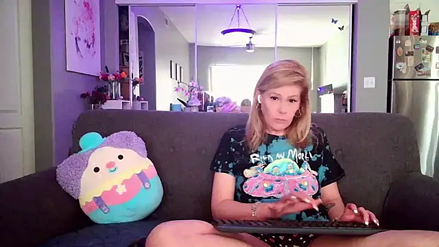 Snapshot of Lexi_Shocker chatting on 03/16/25, 07:49 Lexi Shocker online show from 03/16/25, 07:49