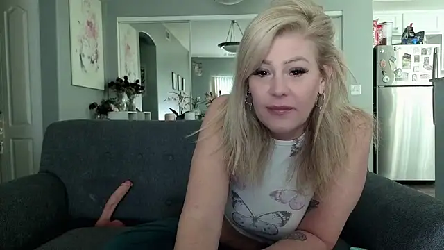 Lexi Shocker online show from 11/26/25, 06:52