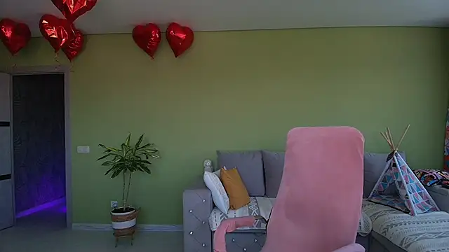 Cuddle Cat online show from 06/13/26, 06:00