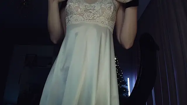 Cuddle Cat online show from 12/21/25, 01:46