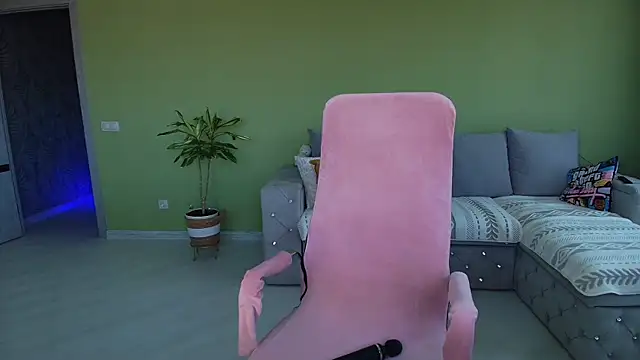 Cuddle Cat online show from 05/17/26, 05:40