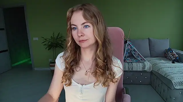 Cuddle Cat online show from 06/15/26, 05:51