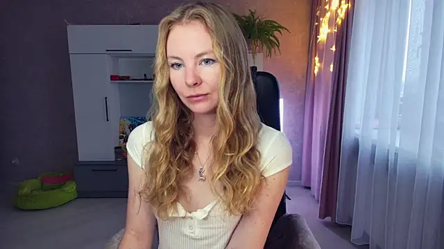 Cuddle Cat online show from 11/12/25, 05:33