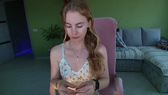 Cuddle Cat online show from 06/11/26, 10:34