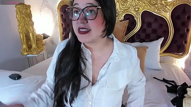 Snapshot of Dulce_26_ chatting on 11/21/25, 10:31 Dulce 26 online show from 11/21/25, 10:31