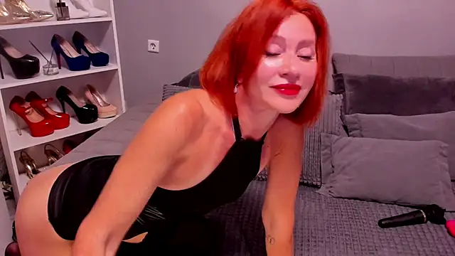 Snapshot of Jullia_Moor chatting on 06/20/26, 12:26 Jullia Moor online show from 06/20/26, 12:26