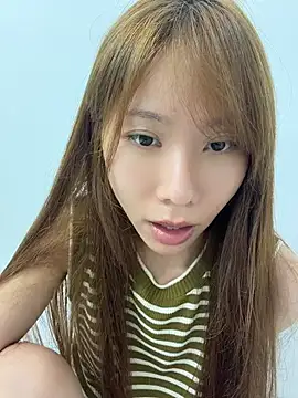 Snapshot of Luna520 chatting on 07/13/26, 11:42 Luna520 online show from 07/13/26, 11:42