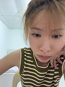 Snapshot of Luna520 chatting on 07/12/26, 02:29 Luna520 online show from 07/12/26, 02:29