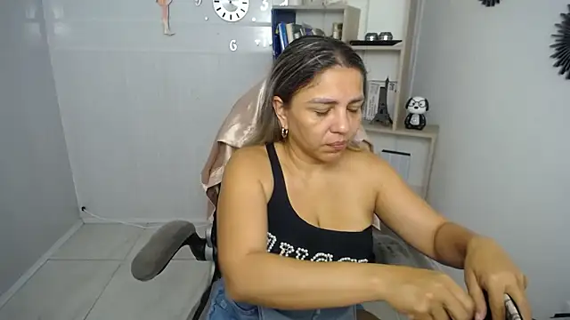 Snapshot of cum_bigass chatting on 05/29/26, 12:22 cum bigass online show from 05/29/26, 12:22