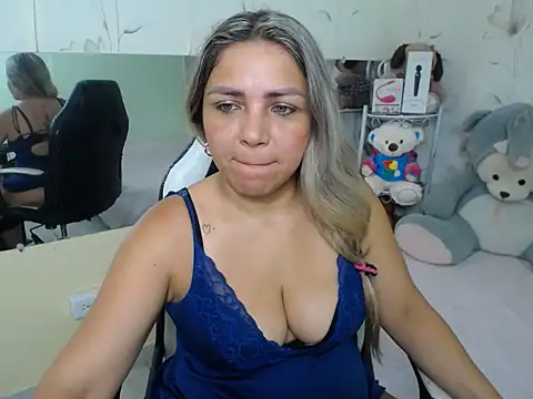 cum bigass online show from 11/14/25, 12:31