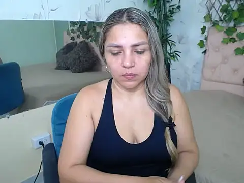 Snapshot of cum_bigass chatting on 04/19/26, 12:28 cum bigass online show from 04/19/26, 12:28