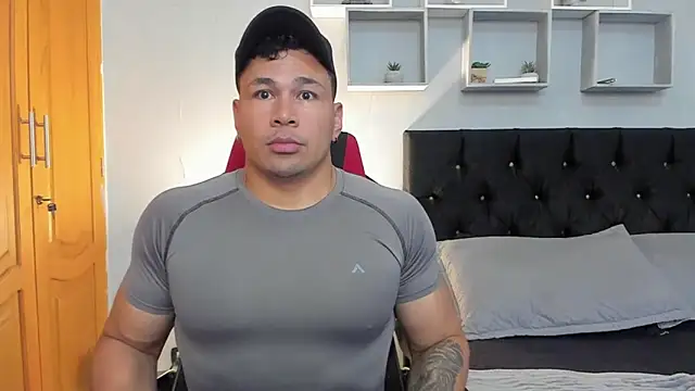 tyler hank01 online show from 04/13/26, 12:36