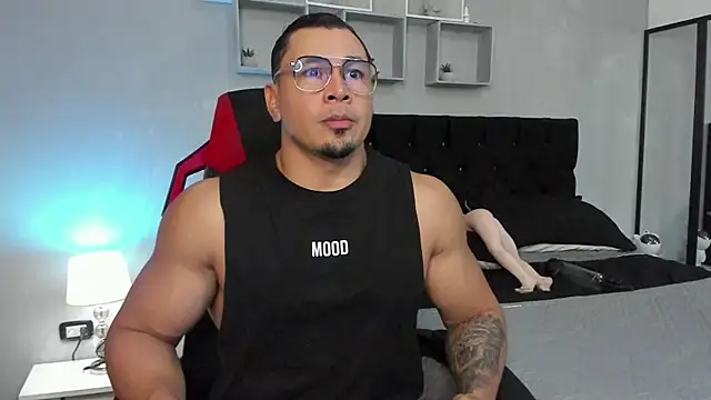 tyler hank01 online show from 11/01/25, 10:03