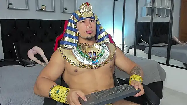 tyler hank01 online show from 10/31/25, 06:48