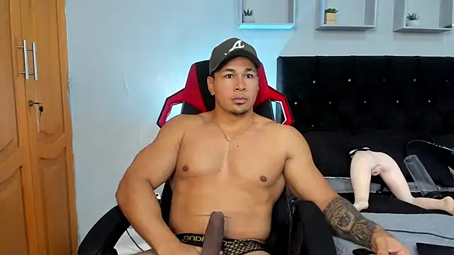 tyler hank01 online show from 11/29/25, 11:21