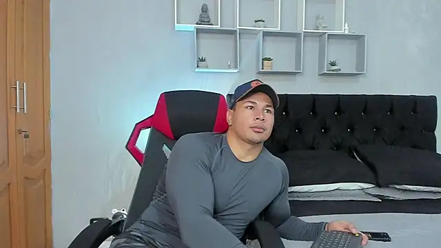 tyler hank01 online show from 11/23/25, 02:05