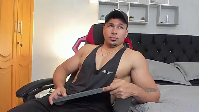 tyler hank01 online show from 03/24/26, 06:19