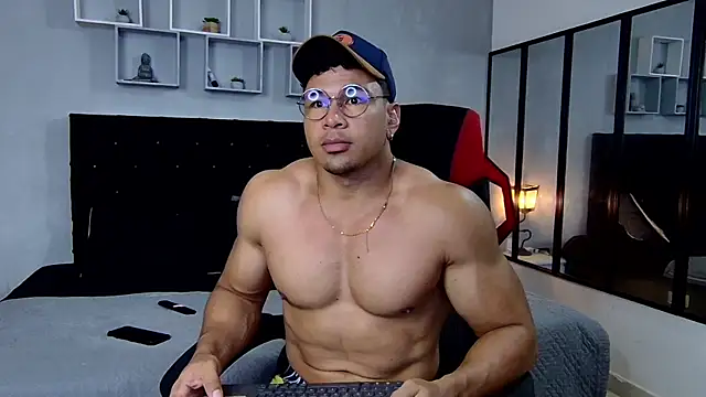 Snapshot of tyler_hank01 chatting on 03/18/25, 12:30 tyler hank01 online show from 03/18/25, 12:30