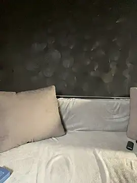 Snapshot of Kiscsillagg chatting on 01/19/25, 03:32 Kiscsillagg online show from 01/19/25, 03:32
