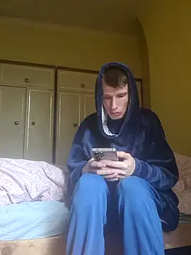 Snapshot of LuxxFin chatting on 11/05/25, 02:09 LuxxFin online show from 11/05/25, 02:09