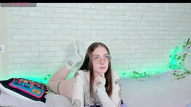 Snapshot of LinaKenny chatting on 12/02/25, 02:30 LinaKenny online show from 12/02/25, 02:30