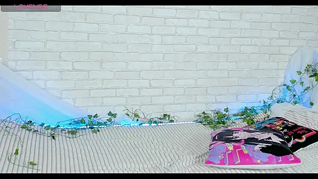 LinaKenny online show from 03/11/26, 06:46