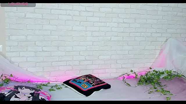 LinaKenny online show from 03/04/26, 06:04